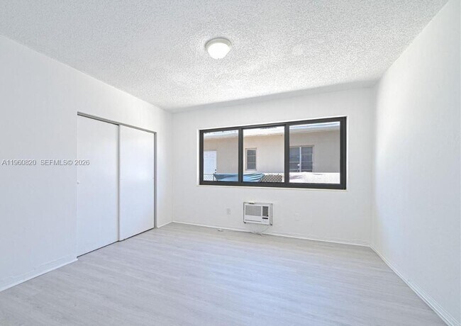 Building Photo - 811 81st St