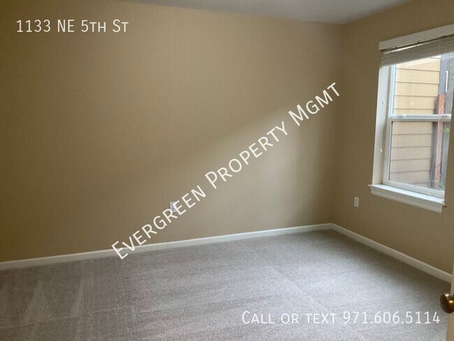 Foto del edificio - Beautiful Townhome in a Secured Gated Comm...