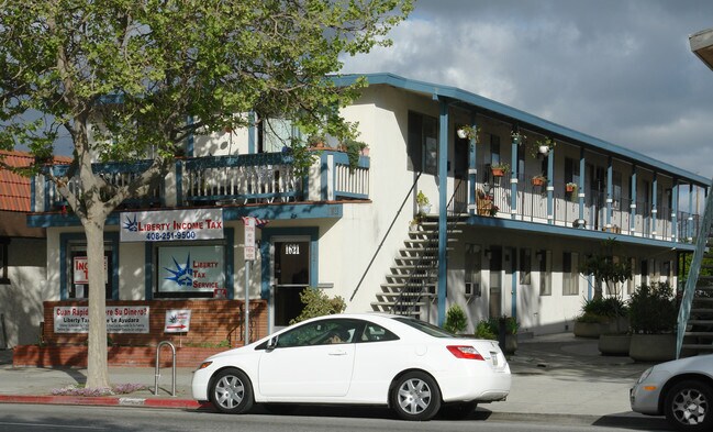 Foto del edificio - 1621 Alum Rock Ave