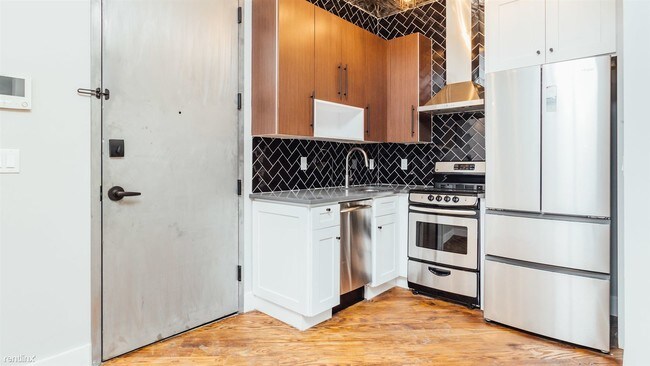 Foto del edificio - 2 br, 2 bath Apartment - 35 Claver Pl Unit 3G