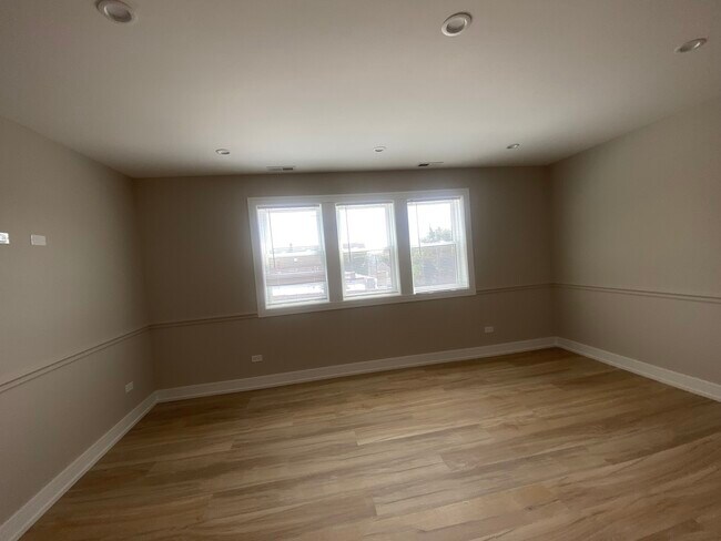 Foto del edificio - 2934 N Avers Ave