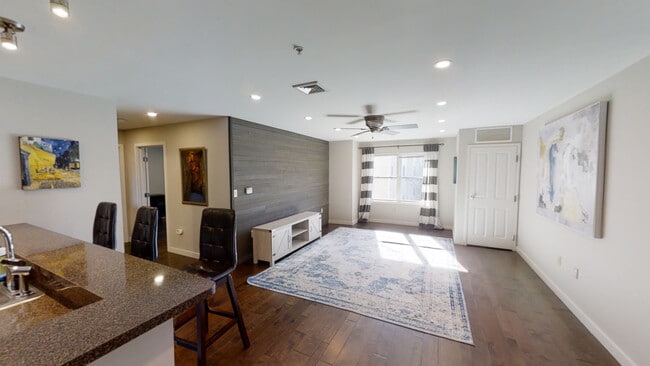 Building Photo - 30 Franklin St