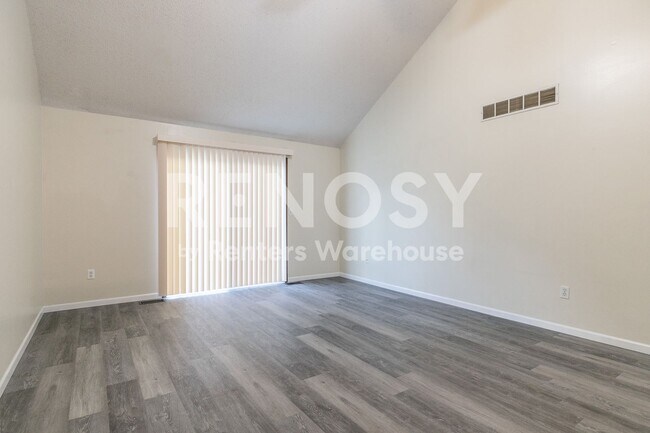 Foto del edificio - Cute 3 Bed, 2 full bath Townhome in Liberty