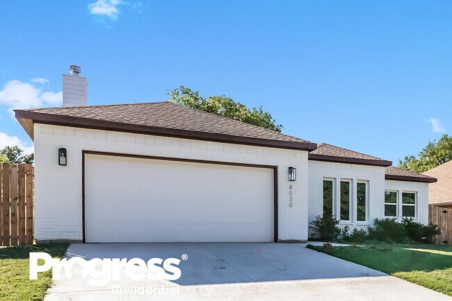 Building Photo - 8020 Tree Leaf Ln
