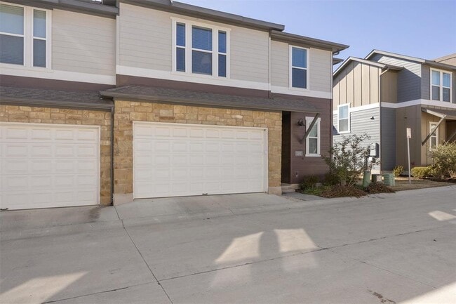 Building Photo - 1020 Vista View Dr