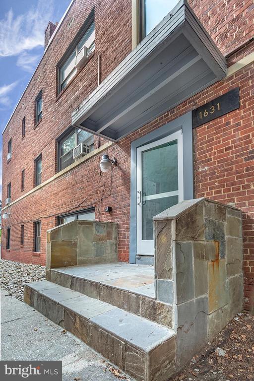 Foto del edificio - 1631 6th St NW