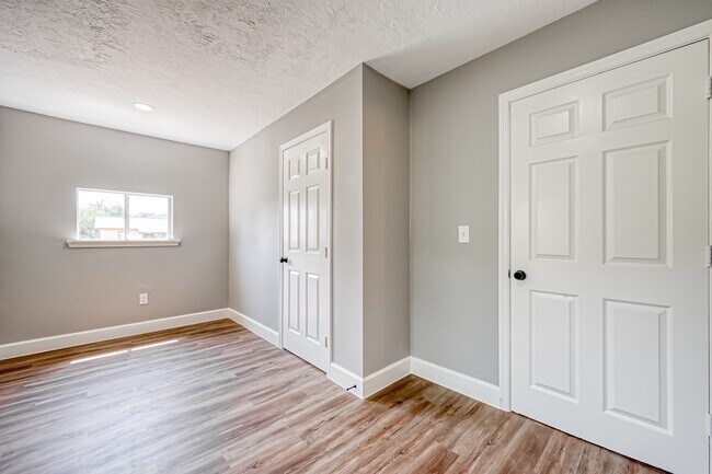 Foto del edificio - 6715 Victoria St