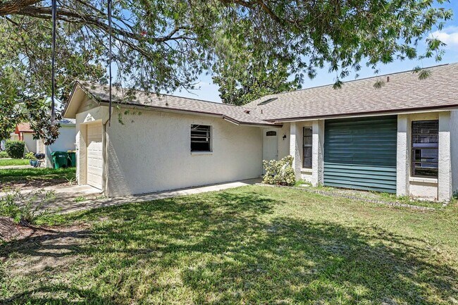 Building Photo - 3695 Brentwood Ct