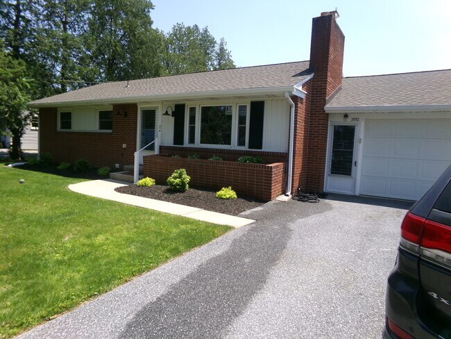 Foto del edificio - 2052 Miller Rd