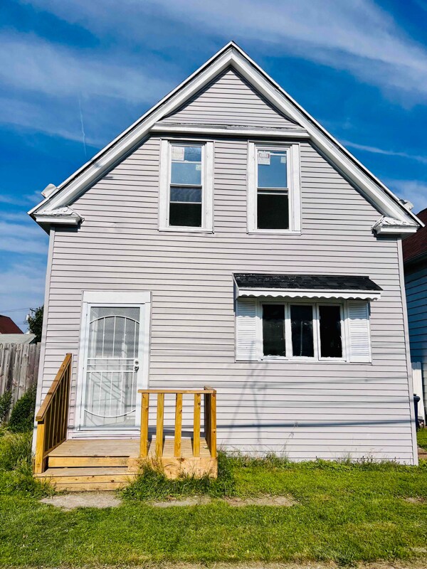 Primary Photo - 145 Weiss St