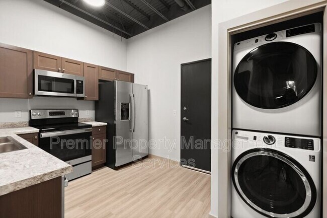 Foto del edificio - 1127 Alderson Ave