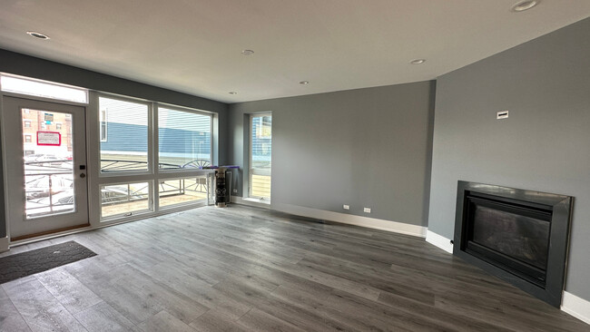 Foto del edificio - 308 W Evergreen Ave