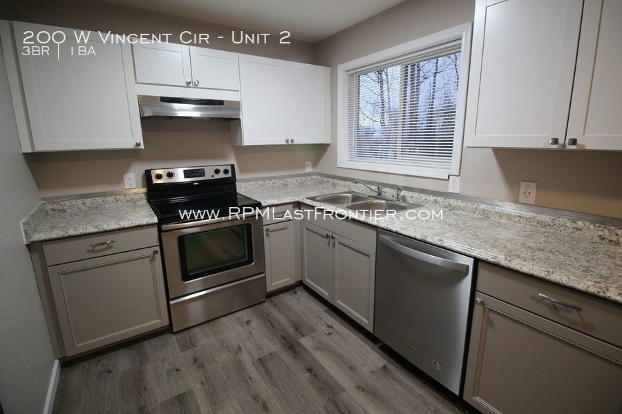 Primary Photo - 200 Vincent Cir