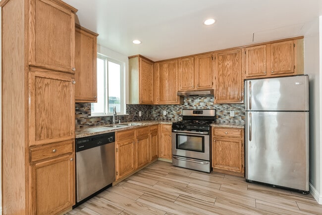 Photo - 10 Oxford St Townhome