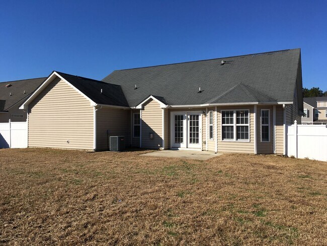 Building Photo - Beautiful 4 Bedroom Home