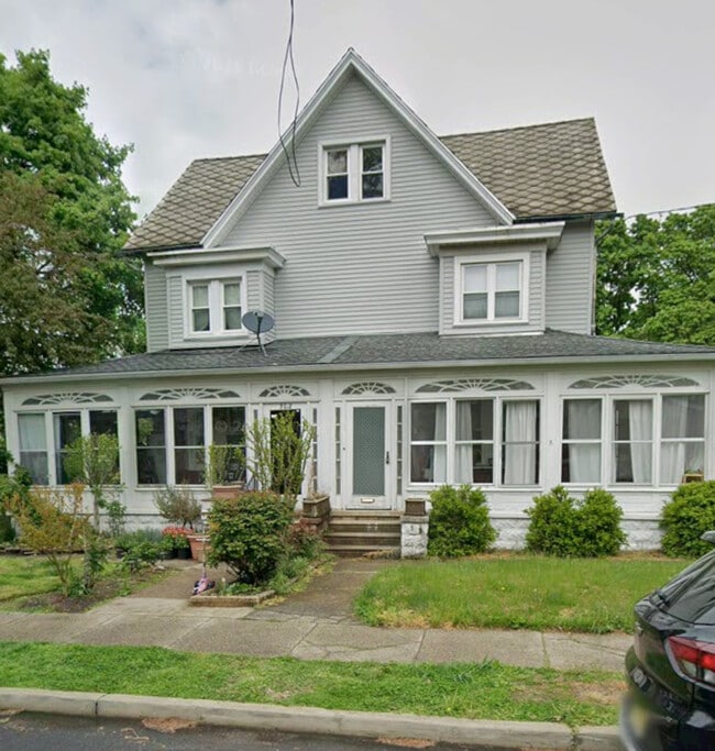 Building Photo - 302 Horace Ave