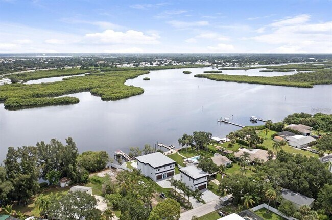 Building Photo - 711 Tropical Dr