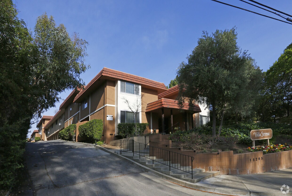Villa Serena Apartments in Monte Sereno, CA