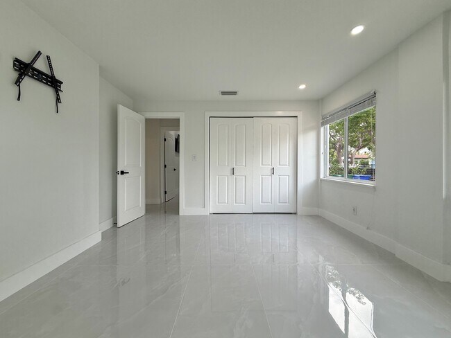 Foto del edificio - 927 SW 18th Ave