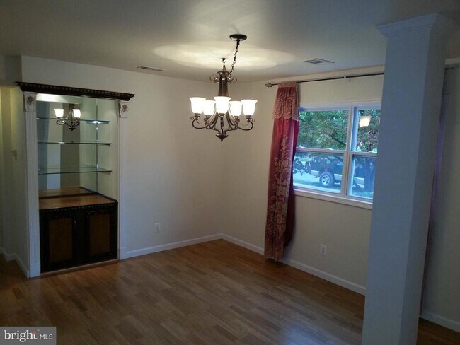 Foto del edificio - 326 Garner Ave