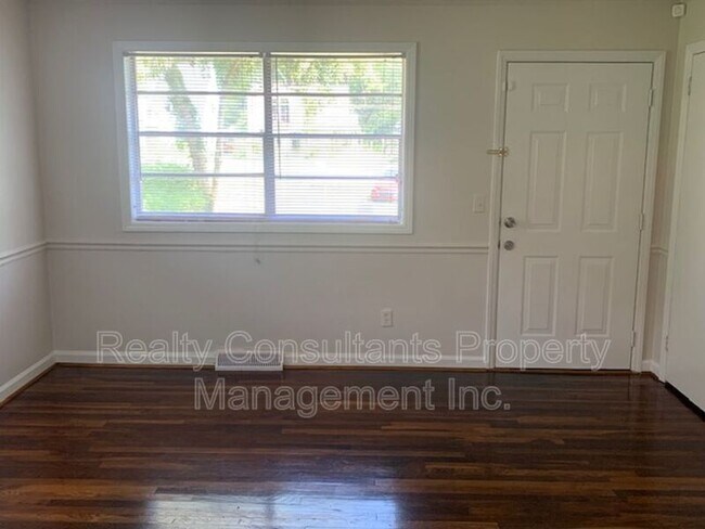 Foto del edificio - 1813 Walker Ave