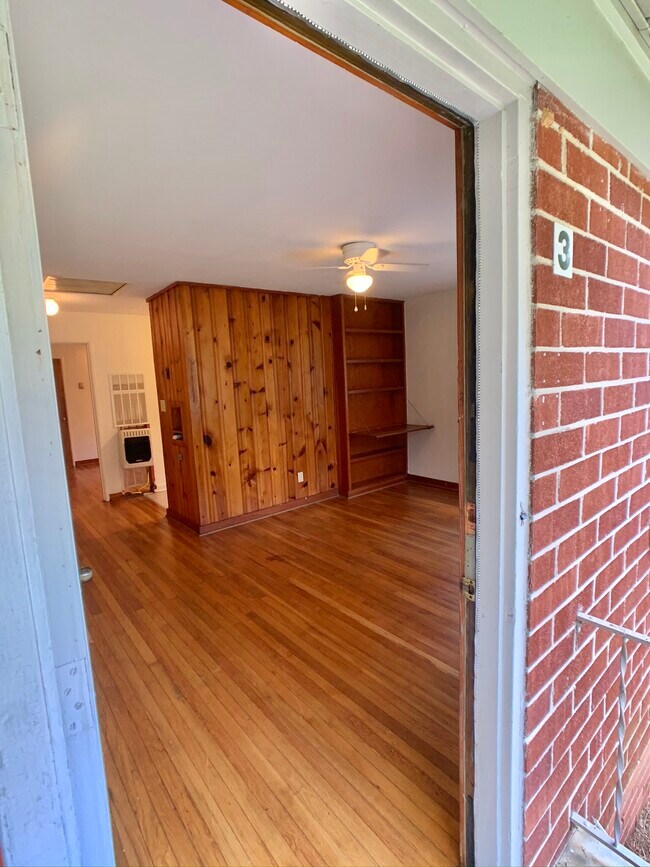 Building Photo - 4 Ross Cir