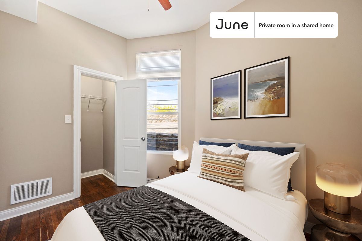 Foto principal - Room in Shared 3 bed/1 bath home