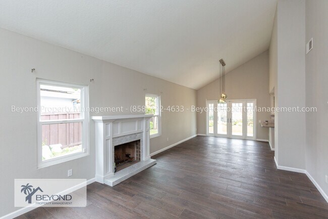 Building Photo - STUNNING  5BR/3BA HOME  MONARCH AT CARMEL ...