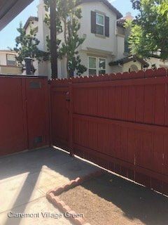 Building Photo - 630 W Bonita Ave