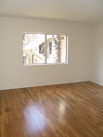 Building Photo - 2307 Ocean Ave