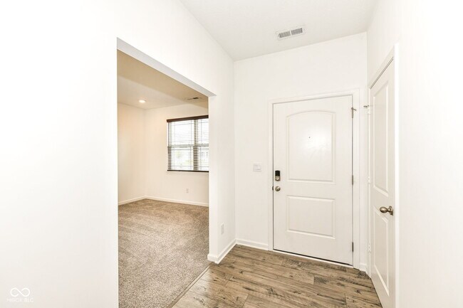 Building Photo - 291 Limerick Ln