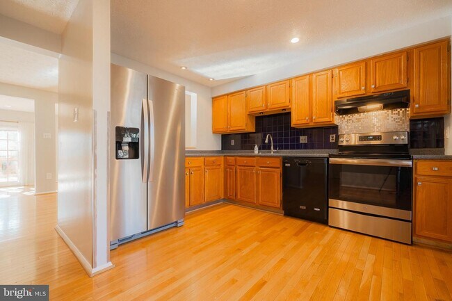 Building Photo - 2911 Montauk Ct