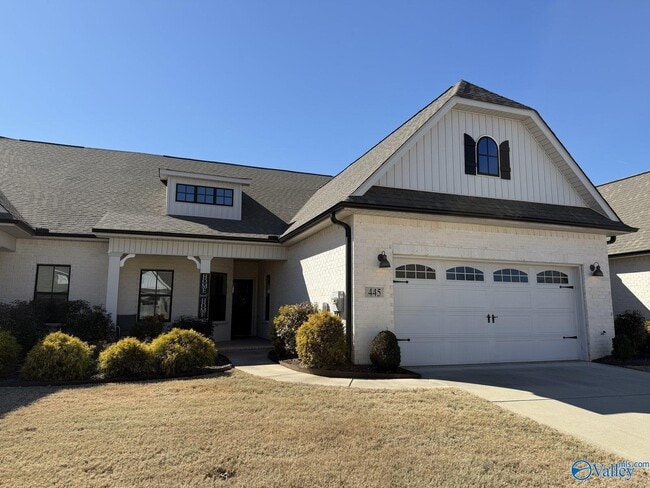 Foto del edificio - 445 Legend Oak Way SW