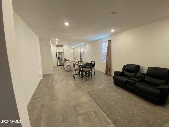 Foto del edificio - 3022 Hayden Rose Ave