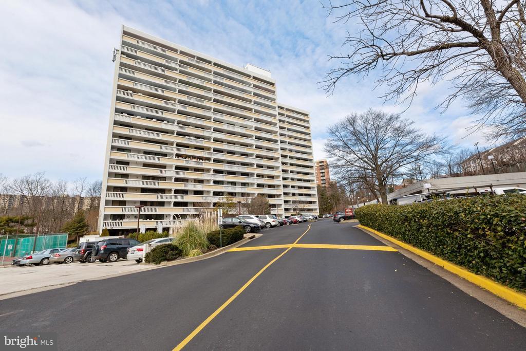 Foto principal - 6101 Edsall Rd