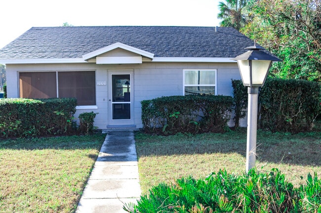 Building Photo - 1000 W Howry Ave