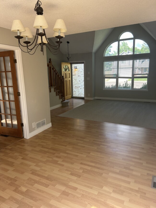Foto del edificio - "Charming 3-Bed, 2-Bath Single Family Home in Littleton!"