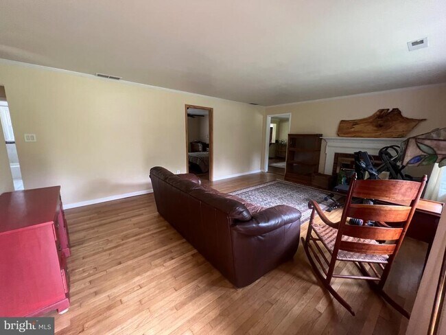 Foto del edificio - 10616 Oak Pl