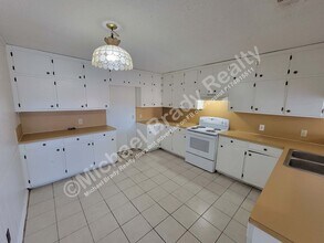 Building Photo - 3262 Matthews Dr