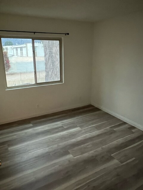 Building Photo - 543 E Arrow Hwy