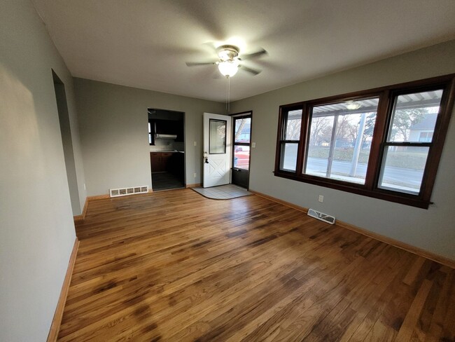 Foto del edificio - 2 Bedroom Home near State Fairgrounds!