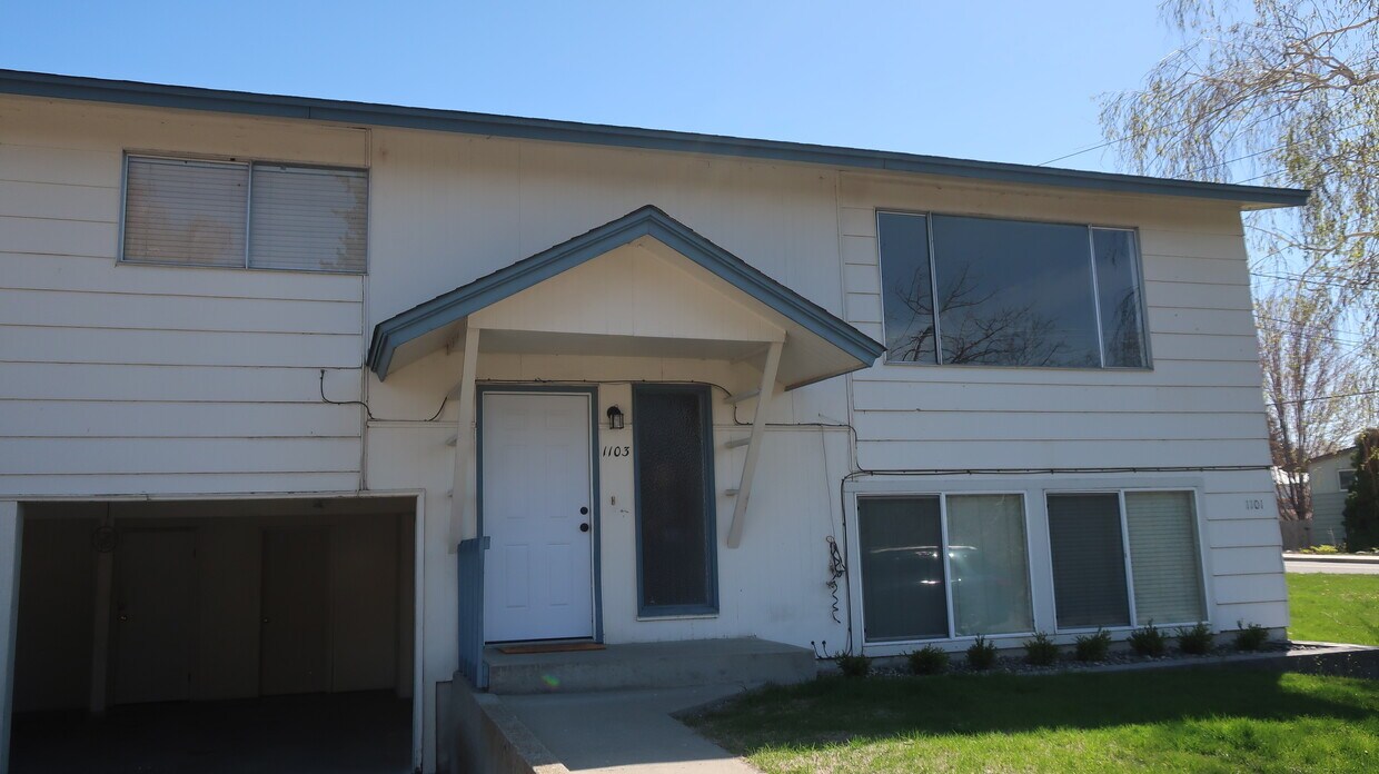 Primary Photo - 1103 Cedar Ln