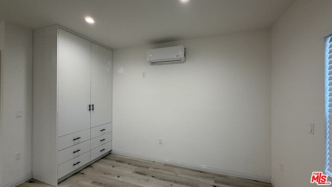 Foto del edificio - 7345 Tyrone Ave