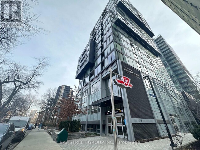 Building Photo - 17 Dundonald St