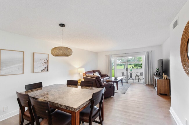 Building Photo - 20 Abbey Ln