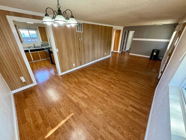 Foto del edificio - Charming and low-maintenance 2-bedroom, 1-...