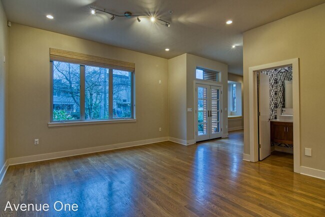 Foto del edificio - 4 br, 4.5 bath House - 732 Boylston Ave E #A
