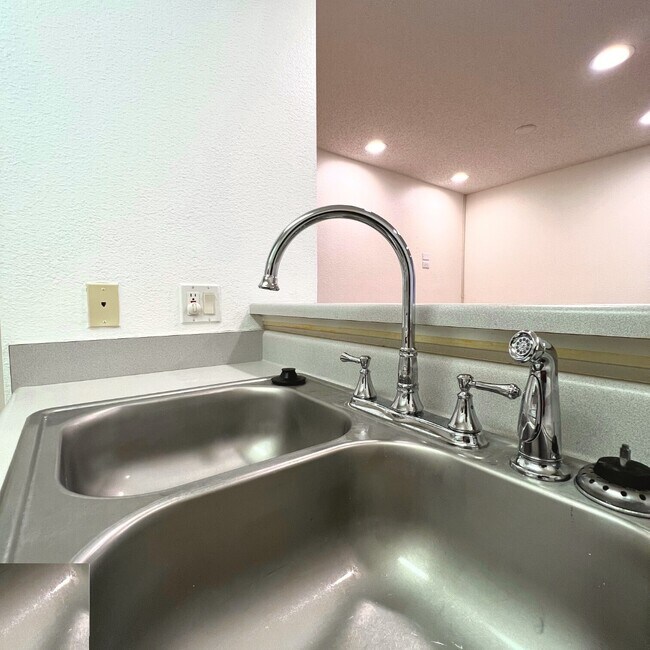 Kitchen Sink - 95-1191 Makaikai St