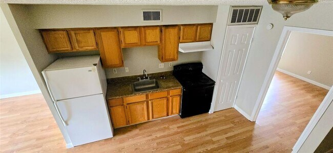 Foto del edificio - 12900 Walden Rd