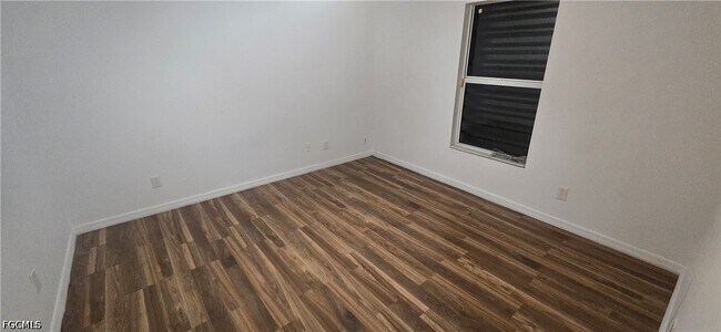 Foto del edificio - 573 Bell Blvd